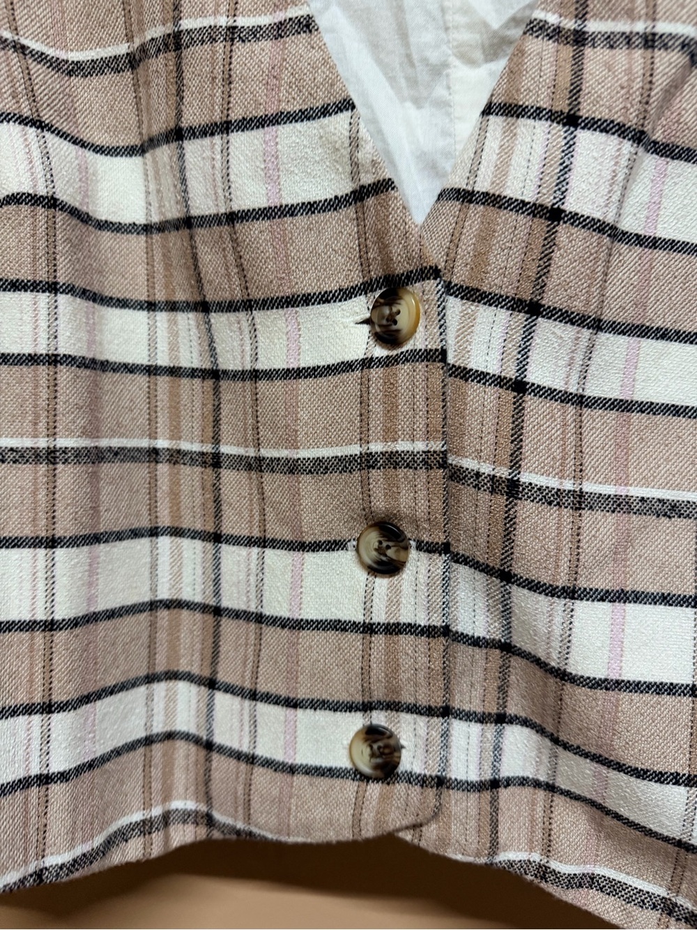 Treasure & Bond Plaid Button-Front Crop Vest - Beige & White - Picture 3 of 8